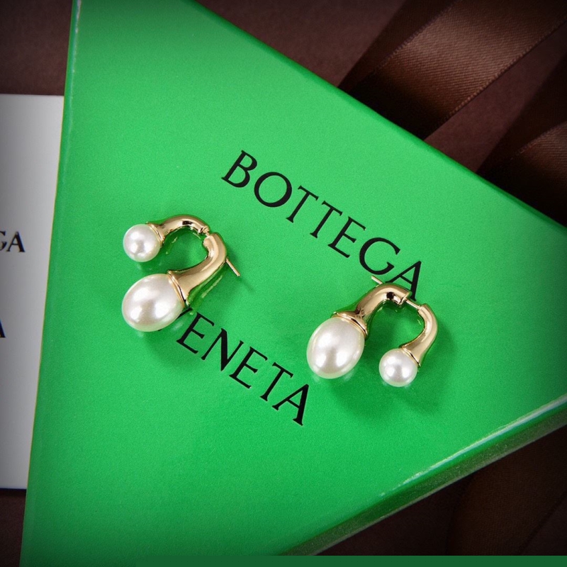 Bo*te*ga venenta earrings